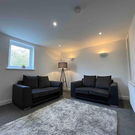 Modern 2 Bedroom Flat In Town Centre Aberystwyth Buitenkant foto