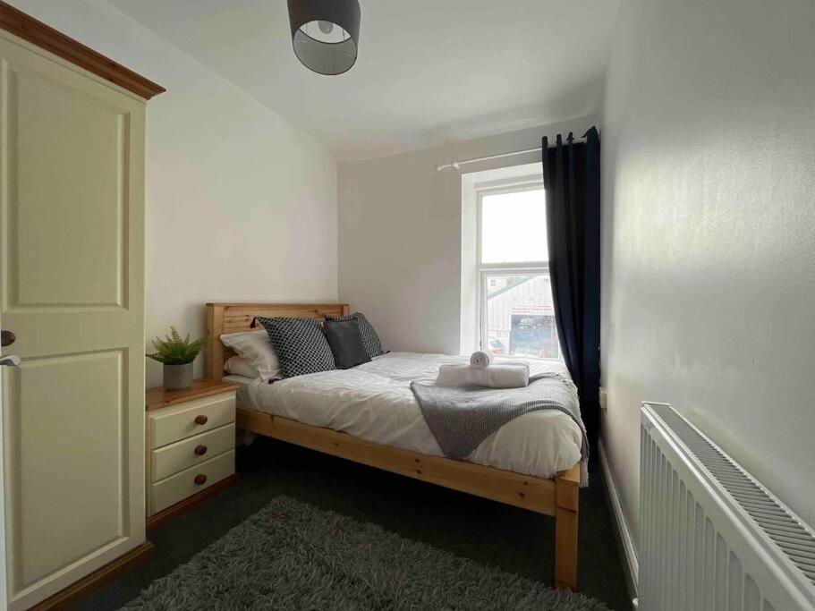 Modern 2 Bedroom Flat In Town Centre Aberystwyth Buitenkant foto
